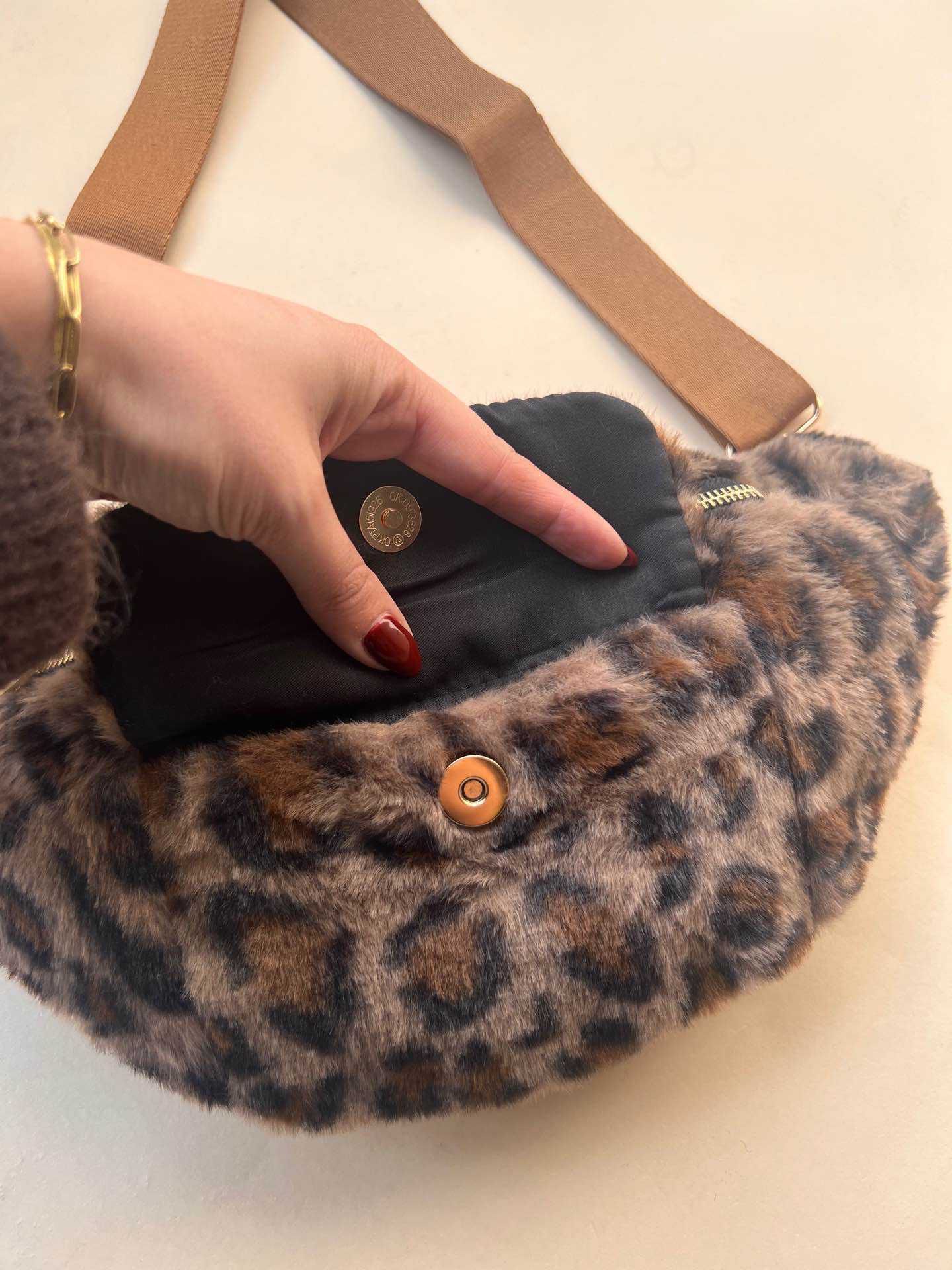 River Leopard heuptas